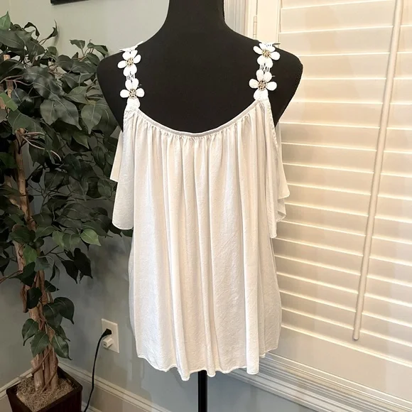 Women’s Daisy Cold Shoulder Top - Large - Picture 2 of 6